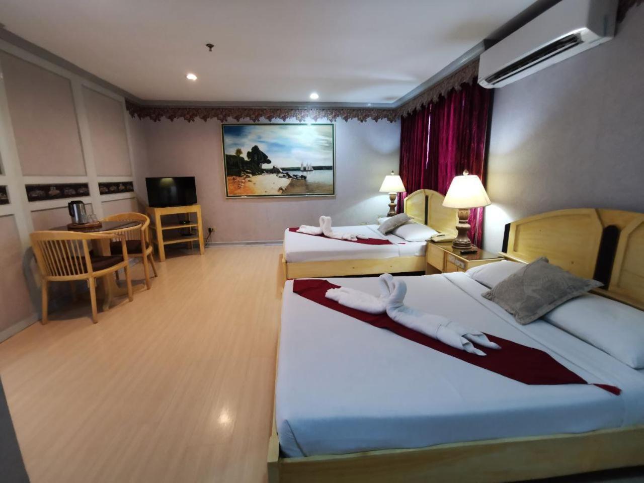 Holiday Plaza Hotel - סבו מראה חיצוני תמונה