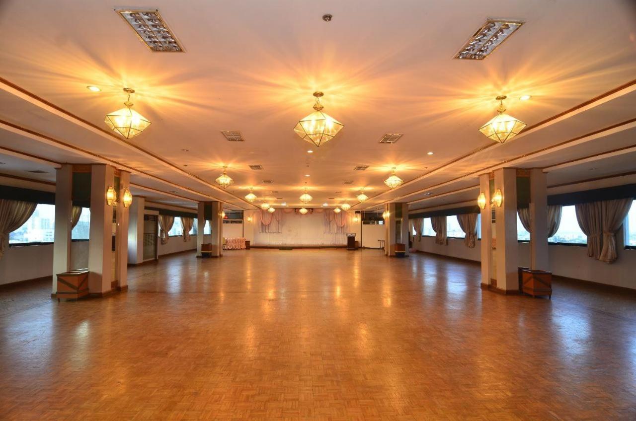 Holiday Plaza Hotel - סבו מראה חיצוני תמונה