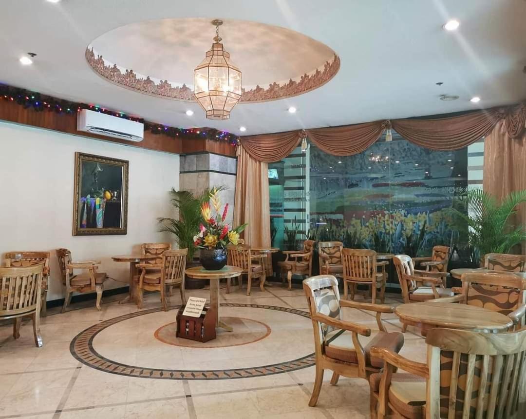Holiday Plaza Hotel - סבו מראה חיצוני תמונה